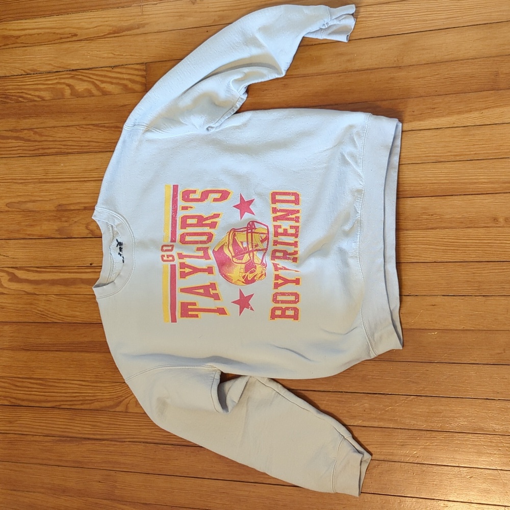 Go Taylor's Boyfriend Cream Sweatshirt - Picture 2 of 4